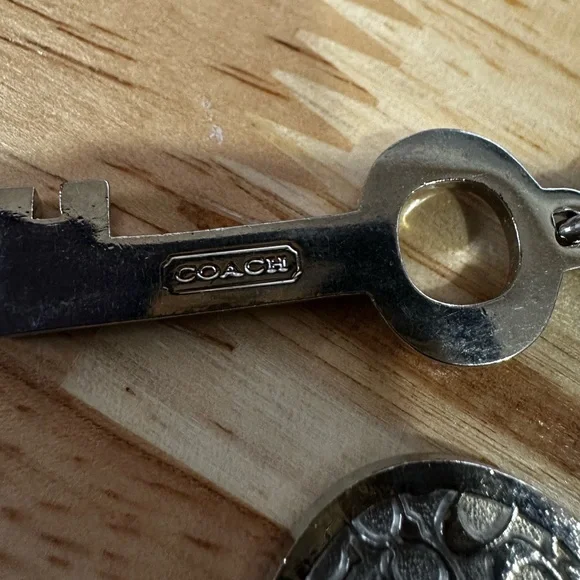 Coach Vintage Y2K Silver tone Heart Keyhole Keychain - Picture 7 of 11